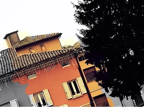 فندق Rossodivino *