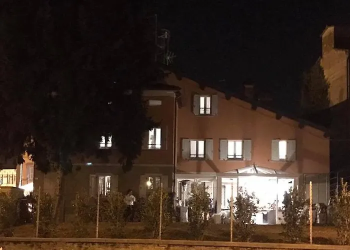 Rossodivino فندق Cavriago